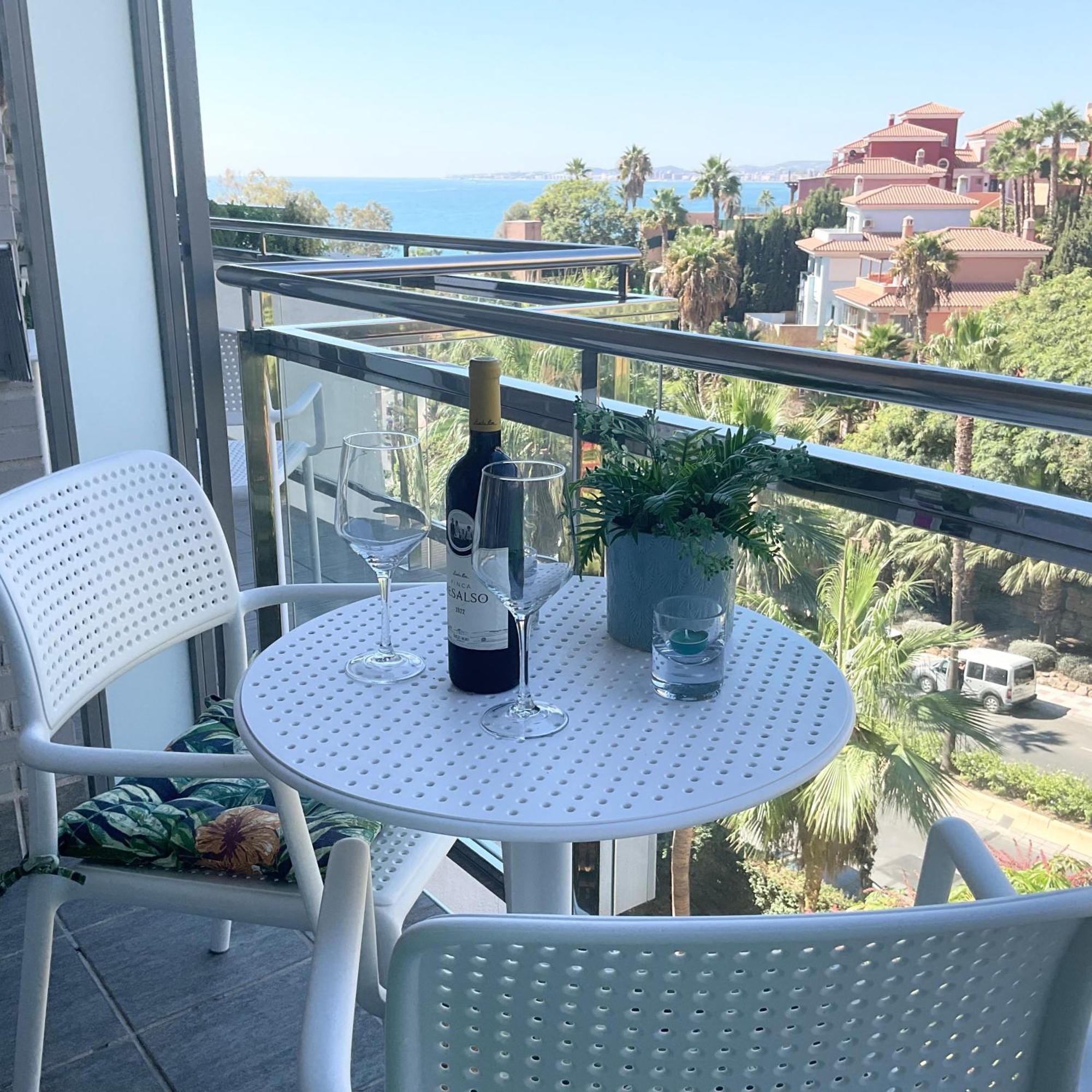 Wonderful Apartment In Costa Del Sol Benalmádena Eksteriør billede